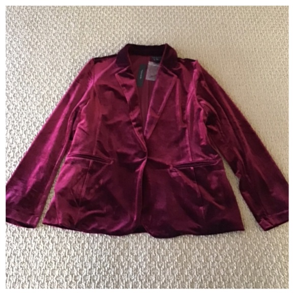 Tahari One-Button Washable Velvet Blazer. NWT. - Picture 5 of 6